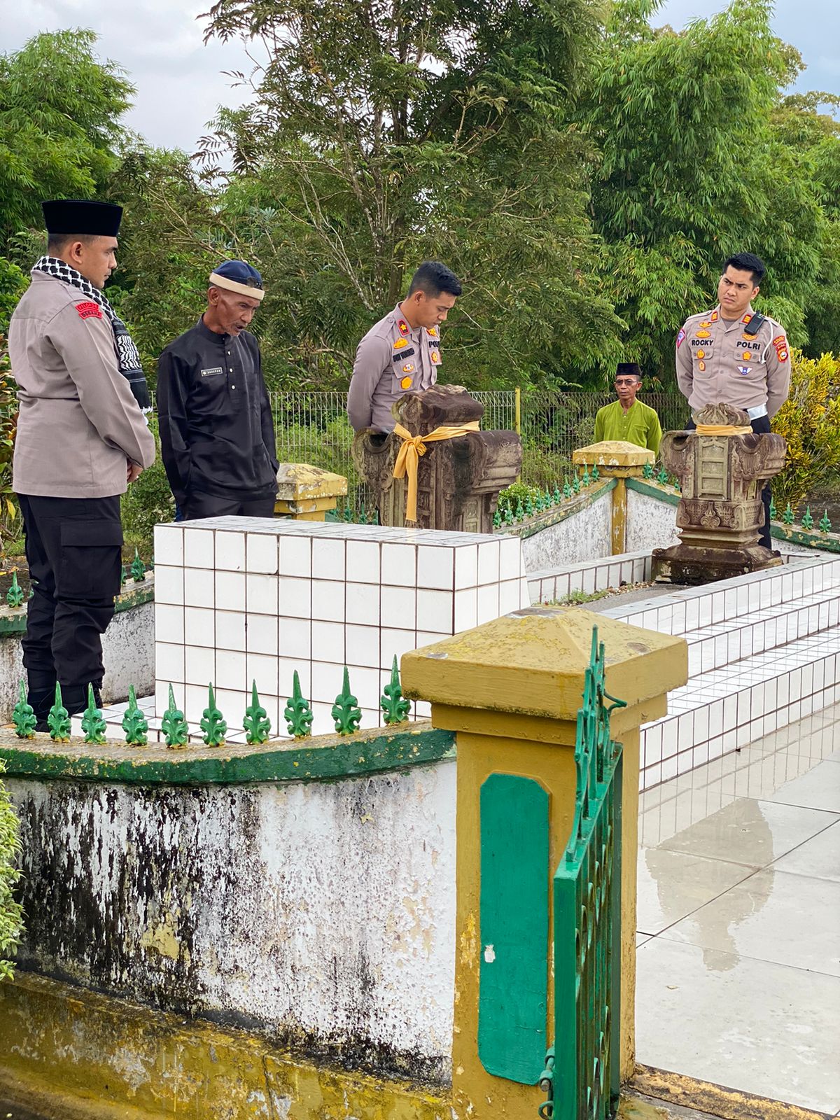 Kapolres Inhu Ziarah ke Makam Raja-raja Kota Lama - Pekanbaru Pos