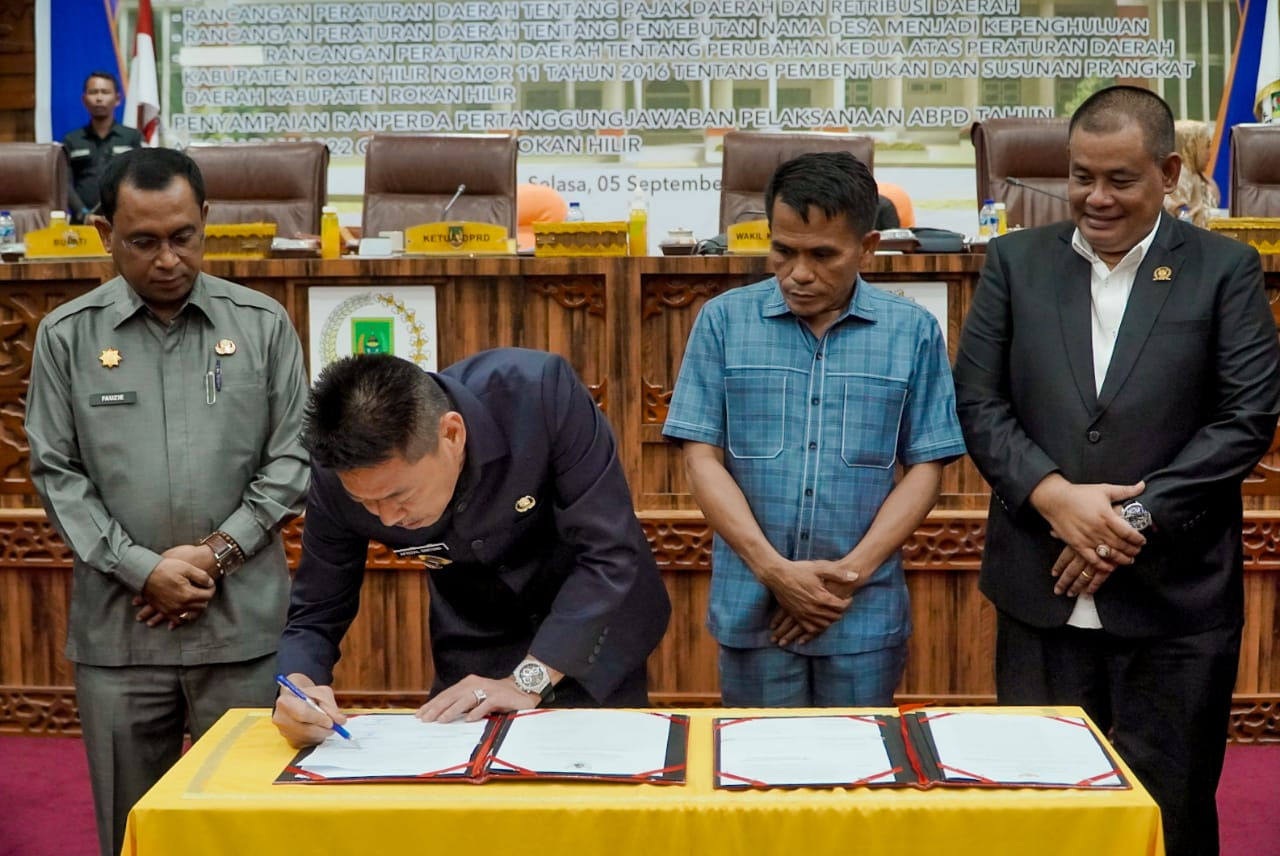 Sidang Paripurna DPRD Rohil, Bupati Sampaikan Pertanggung Jawaban APBD 2022  - Pekanbaru Pos