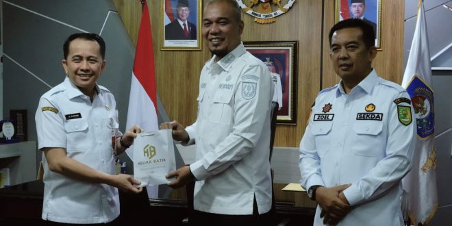 Bupati Inhu, Sekda Inhu bersama Dirjen Keuda Kemendagri.